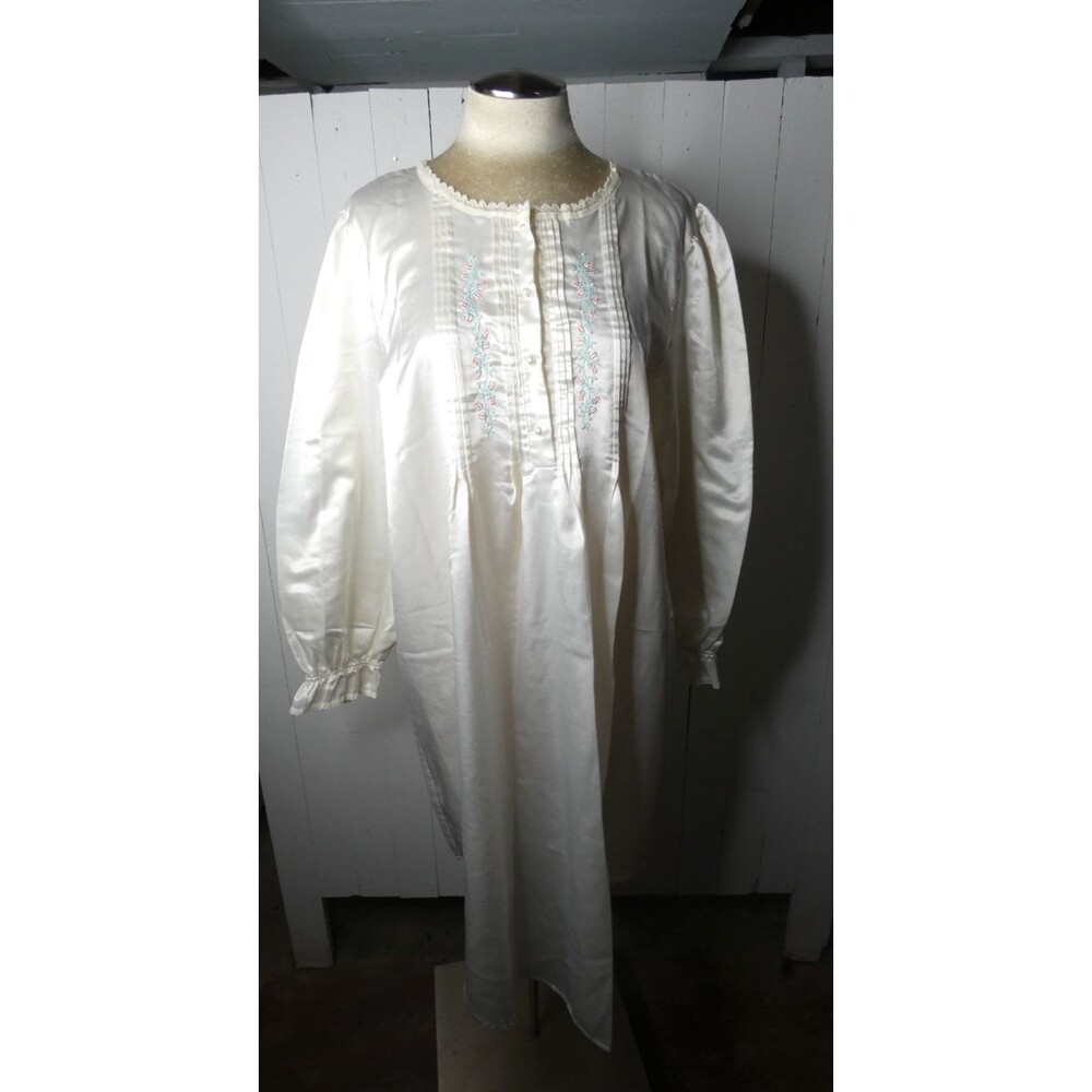 VTG Ashley Taylor Womens L Satin Nightgown Floral Embroidered Smocked Long Sleev